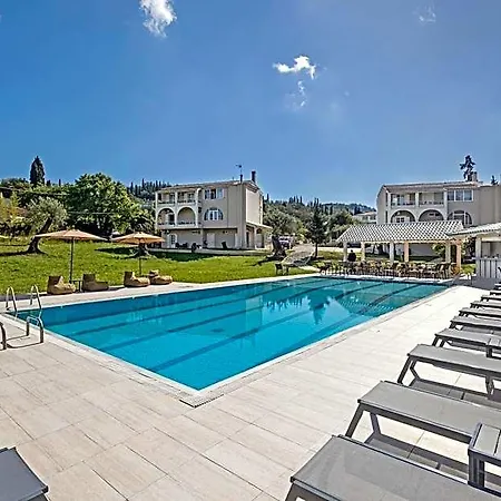 Pelithea Family Resort מלון ליאפאדס