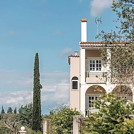 מלון Pelithea Family Resort
