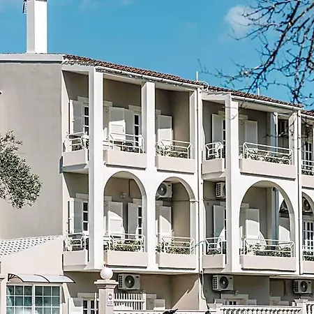 Pelithea Family Resort מלון 4*