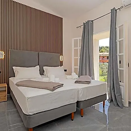 Pelithea Family Resort מלון