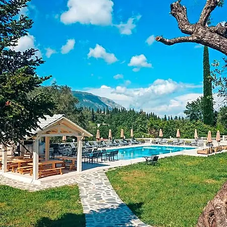 Pelithea Family Resort מלון